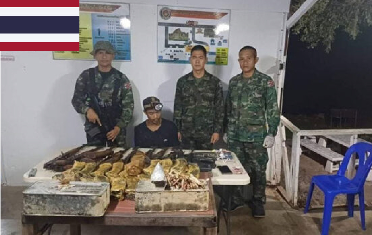 タイ海軍　ボートで武器を持った密輸カンボジア人男性を逮捕